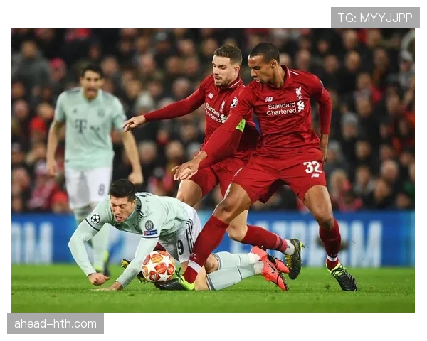 莫利纳防守大幅提升，助球队后防线稳固战斗力增强