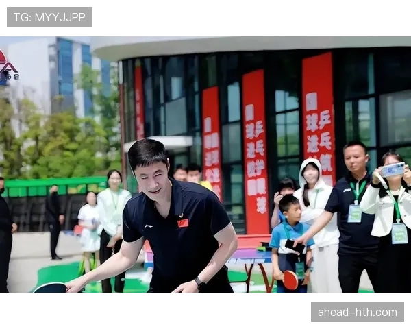 王励勤退役后住上海老小区，邻居说他每天五点拎菜篮子买生煎