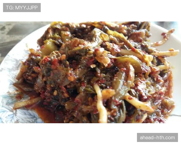 刷到张楠家早晨那一幕，我吃泡面都不好意思举筷